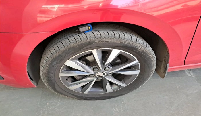 2024 Skoda SLAVIA STYLE 1.0L TSI AT, Petrol, Automatic, 16,985 km, tyre