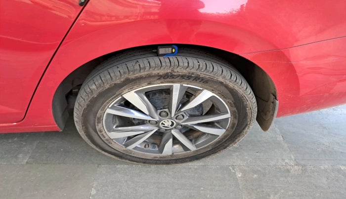 2024 Skoda SLAVIA STYLE 1.0L TSI AT, Petrol, Automatic, 16,985 km, tyre