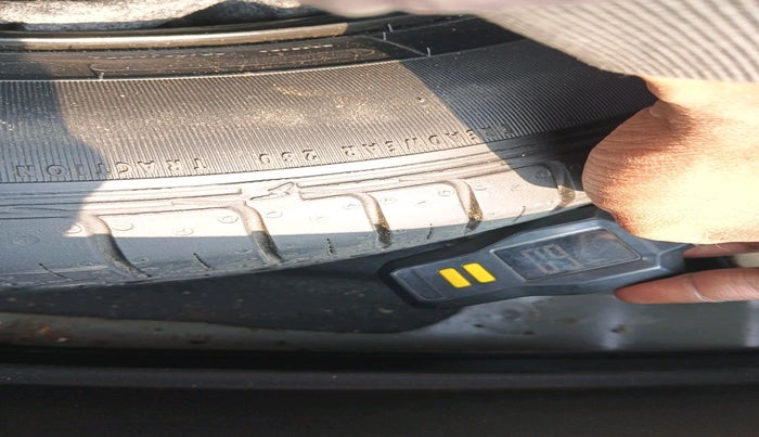 2021 KIA SELTOS HTX 1.5 PETROL, Petrol, Manual, 31,011 km, tyre