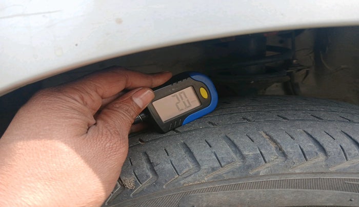 2015 Maruti Alto K10 VXI, Petrol, Manual, 80,696 km, tyre