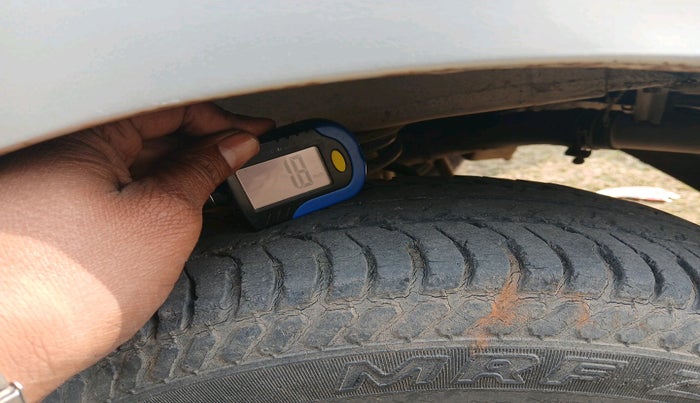 2015 Maruti Alto K10 VXI, Petrol, Manual, 80,696 km, tyre