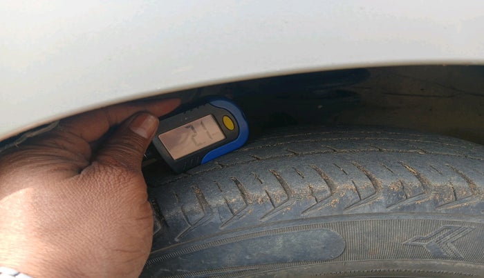 2015 Maruti Alto K10 VXI, Petrol, Manual, 80,696 km, tyre