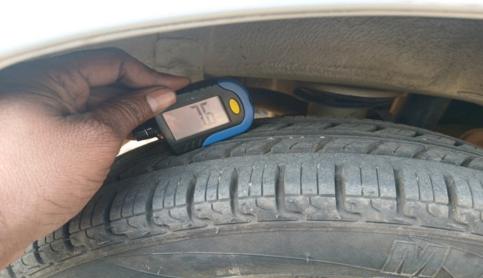 2015 Maruti Alto K10 VXI, Petrol, Manual, 80,696 km, tyre