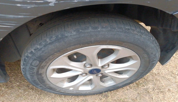 2016 Ford New Figo TITANIUM1.5 DIESEL, Diesel, Manual, 70,414 km, tyre