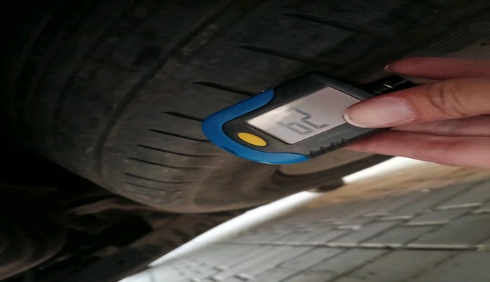 2013 Hyundai Santa Fe 2 WD, Diesel, Manual, 80,585 km, tyre