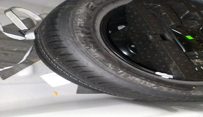 2022 Skoda SLAVIA STYLE 1.0L TSI MT, Petrol, Manual, 63,414 km, tyre