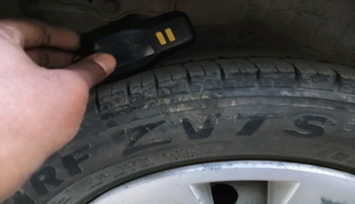 2016 Maruti Wagon R 1.0 LXI CNG, Petrol, Manual, 1,21,774 km, tyre