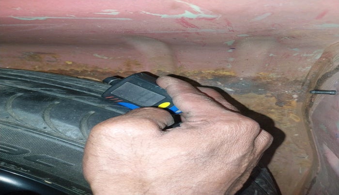 2013 Ford Figo TITANIUM 1.4 DIESEL, Diesel, Manual, 1,18,104 km, tyre