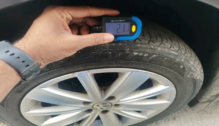 2016 Volkswagen Vento HIGHLINE 1.5 AT, Diesel, Automatic, 1,12,383 km, tyre