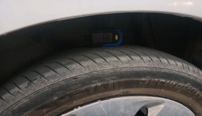 2016 Maruti Celerio VXI, Petrol, Manual, 1,60,956 km, tyre