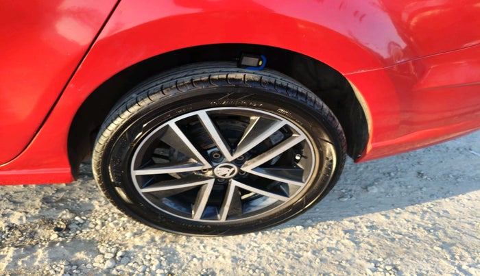 2018 Skoda Rapid STYLE 1.6 MPI AT, Petrol, Automatic, 1,17,567 km, tyre