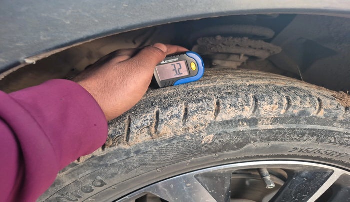 2020 Mahindra XUV300 W8 (O) 1.5 DIESEL, Diesel, Manual, 99,016 km, tyre