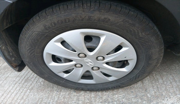 2012 Hyundai i10 SPORTZ 1.2 AT, Petrol, Automatic, 22,064 km, tyre