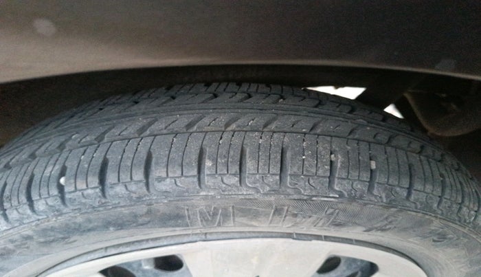 2015 Maruti Wagon R 1.0 VXI, Petrol, Manual, 51,694 km, tyre