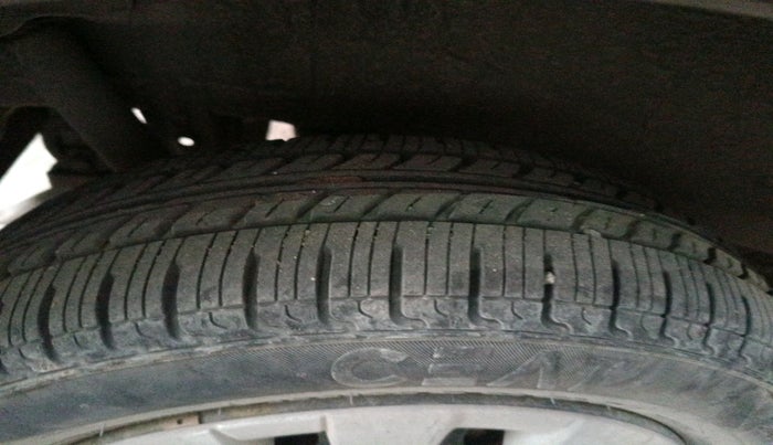 2015 Maruti Wagon R 1.0 VXI, Petrol, Manual, 51,694 km, tyre