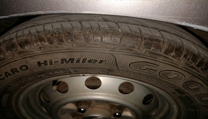 2013 Hyundai Eon ERA +, Petrol, Manual, 37,392 km, tyre