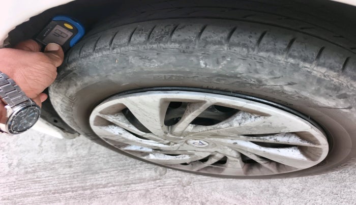 2017 Volkswagen Ameo TRENDLINE 1.5L, Diesel, Manual, 76,883 km, tyre