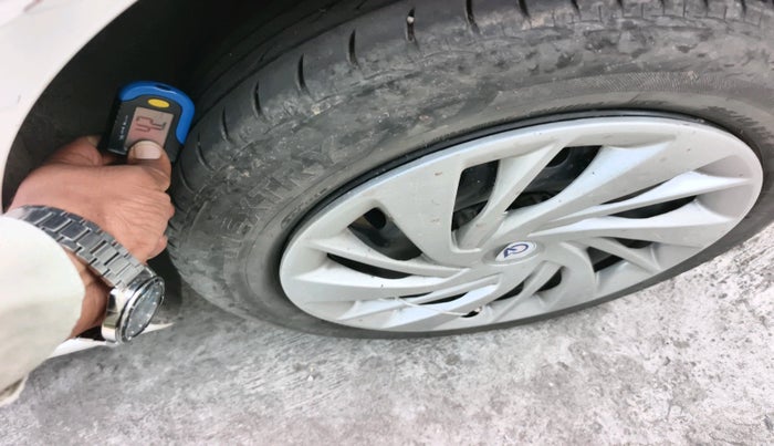 2017 Volkswagen Ameo TRENDLINE 1.5L, Diesel, Manual, 76,883 km, tyre