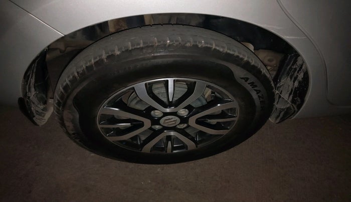 2023 Maruti Swift VXI, Petrol, Manual, 33,812 km, tyre