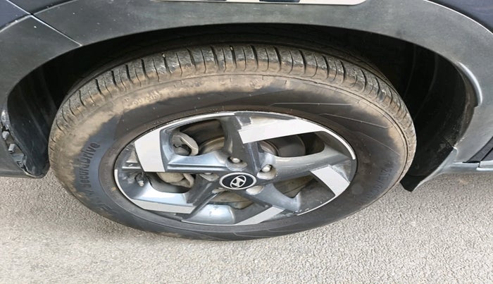 2019 Hyundai VENUE SX 1.0 TURBO, Petrol, Manual, 45,892 km, tyre