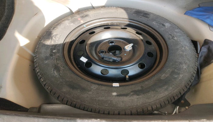 2014 Maruti Swift Dzire VXI, Petrol, Manual, 76,334 km, tyre