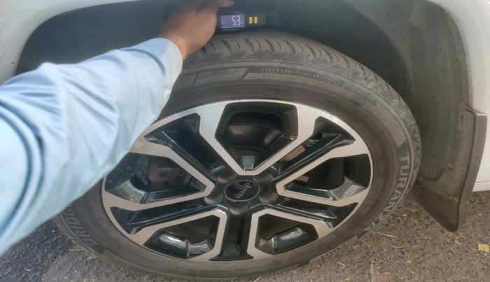 2022 Jeep Compass MODEL S (O) 1.4 PETROL DCT, Petrol, Automatic, 14,673 km, tyre