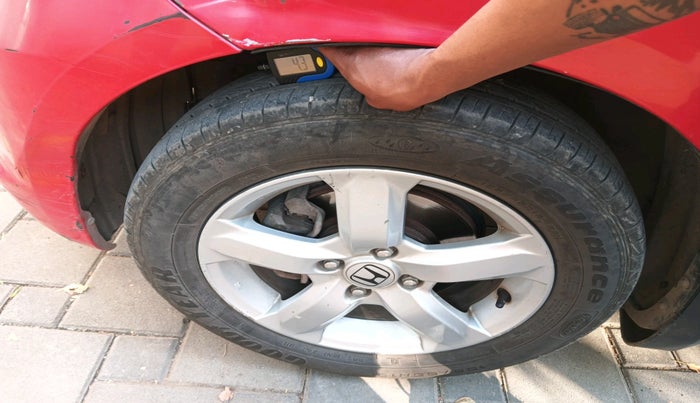 2011 Honda Jazz 1.2L I-VTEC BASE, Petrol, Manual, 1,14,300 km, tyre