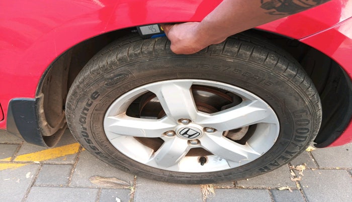 2011 Honda Jazz 1.2L I-VTEC BASE, Petrol, Manual, 1,14,300 km, tyre