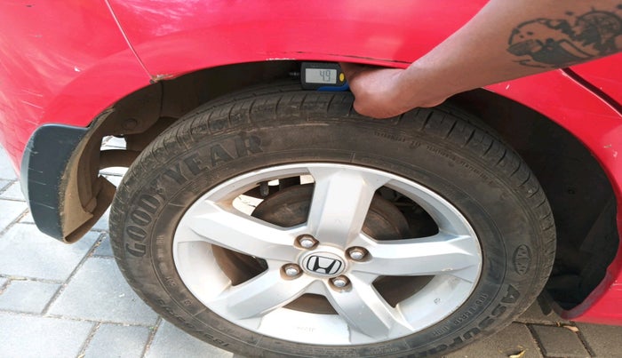 2011 Honda Jazz 1.2L I-VTEC BASE, Petrol, Manual, 1,14,300 km, tyre