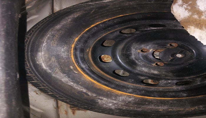 2016 Mahindra Kuv100 K6 D 5 STR, Diesel, Manual, 78,589 km, tyre