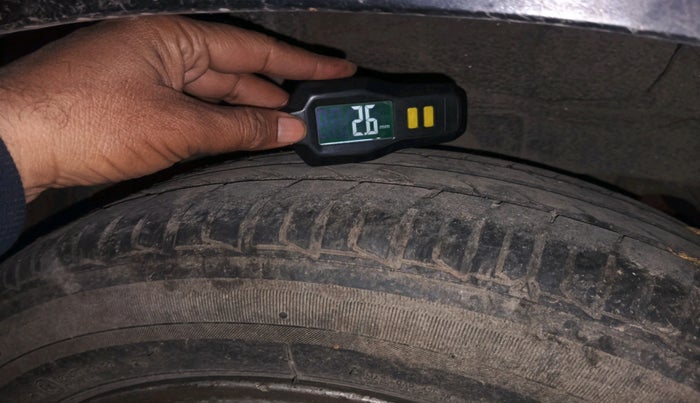 2016 Mahindra Kuv100 K6 D 5 STR, Diesel, Manual, 78,589 km, tyre