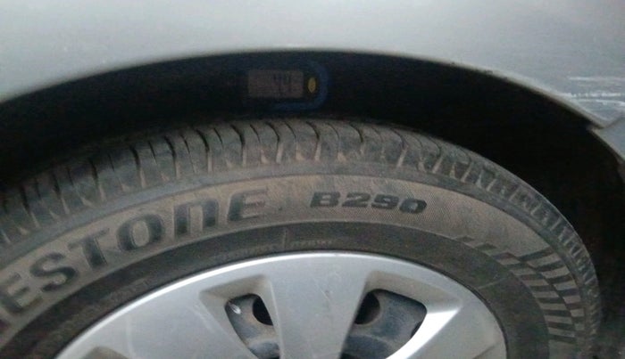 2011 Hyundai i10 MAGNA 1.2, Petrol, Manual, 76,609 km, tyre