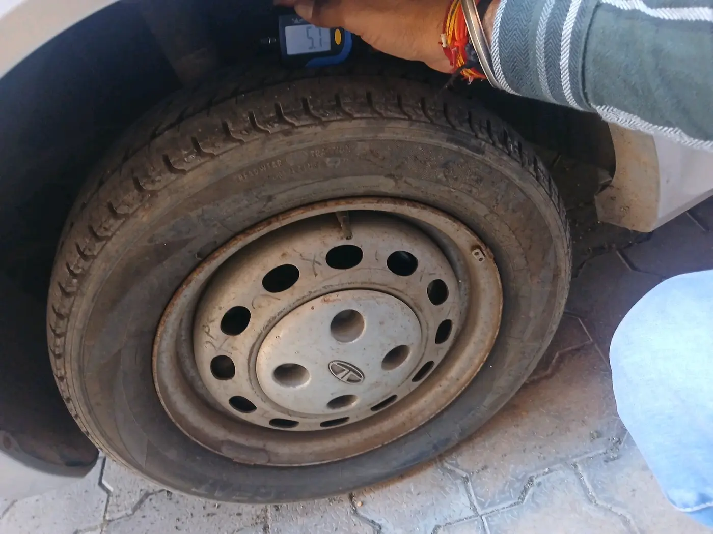 2010 Tata Indica V2 Xeta GLS 1.2, Petrol, Manual, 49,459 km, tyre