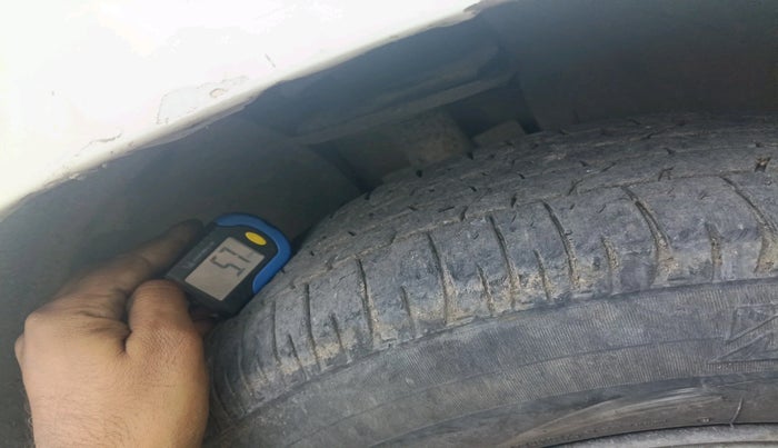 2015 Renault Duster 85 PS RXL DIESEL, Diesel, Manual, 1,06,697 km, tyre