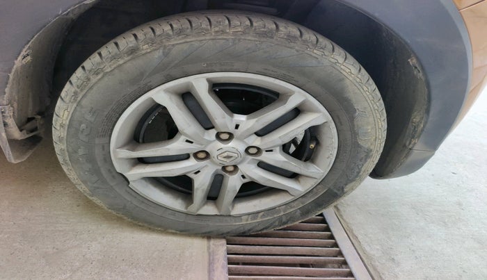 2020 Renault TRIBER RXZ AMT, Petrol, Automatic, 47,684 km, tyre