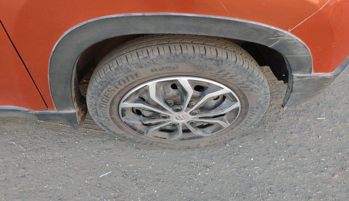 2016 Mahindra Kuv100 K6 5 STR, Petrol, Manual, 12,429 km, tyre