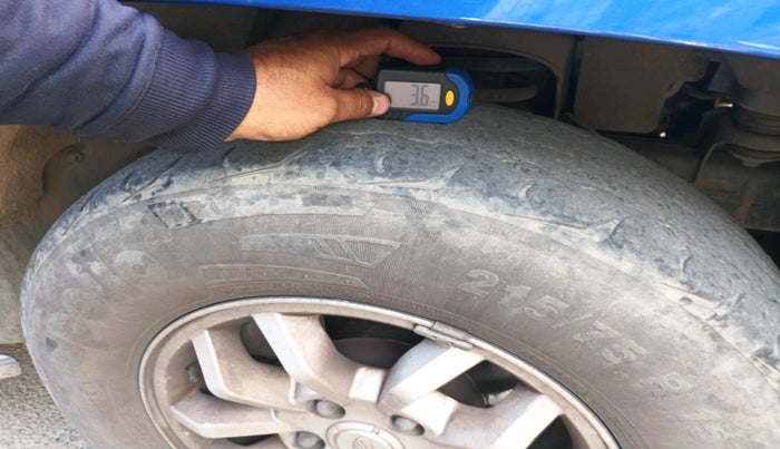 2017 Mahindra TUV300 T8, Diesel, Manual, 46,008 km, tyre