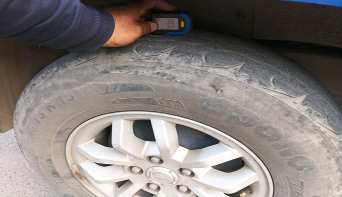 2017 Mahindra TUV300 T8, Diesel, Manual, 46,008 km, tyre