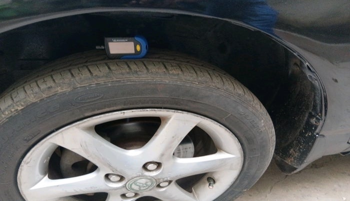 2004 Toyota Corolla H3 G 1.8, Petrol, Automatic, 77,265 km, tyre