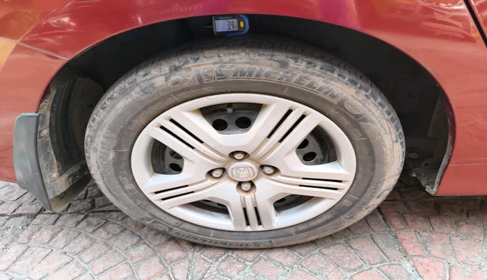 2010 Honda City 1.5L I-VTEC S MT, Petrol, Manual, 1,08,797 km, tyre