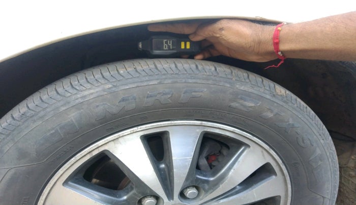 2015 Toyota Innova 2.5 VX 8 STR, Diesel, Manual, 1,50,700 km, tyre