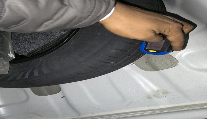 2022 Hyundai AURA S 1.2, Petrol, Manual, 20,481 km, tyre