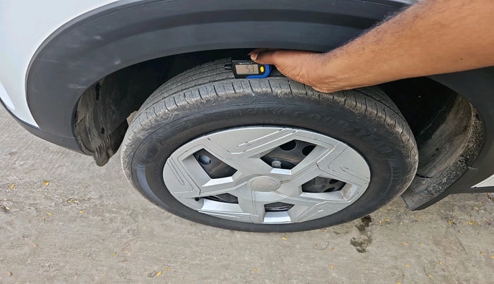 2025 Tata NEXON Pure Plus (S) 1.2 Petrol 6MT, Petrol, Manual, 3,959 km, tyre