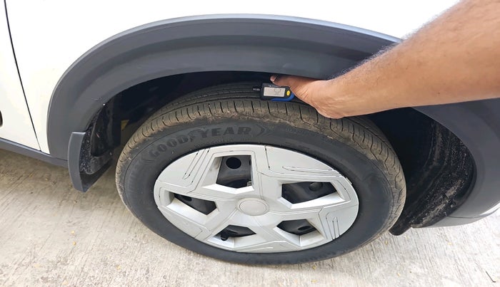 2025 Tata NEXON Pure Plus (S) 1.2 Petrol 6MT, Petrol, Manual, 3,959 km, tyre