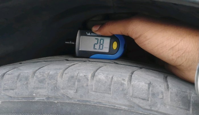 2016 Hyundai Creta SX PLUS AT 1.6 PETROL, Petrol, Automatic, 1,31,603 km, tyre