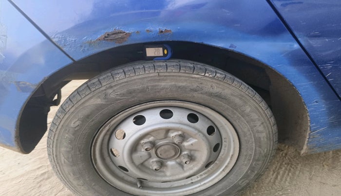 2016 Hyundai Eon ERA +, Petrol, Manual, 1,46,906 km, tyre