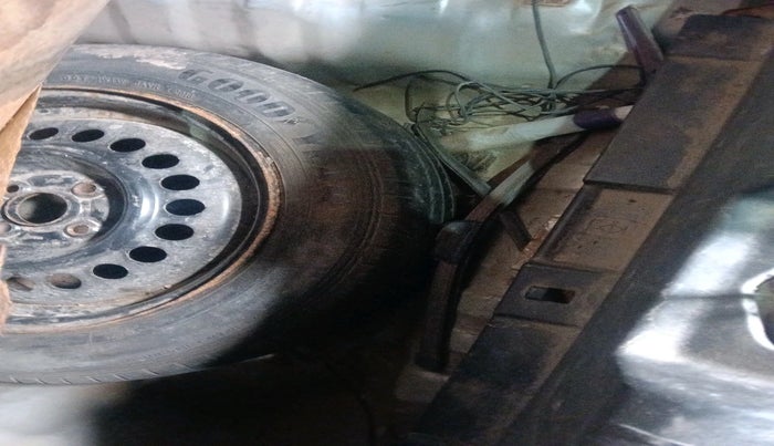 2011 Honda City 1.5L I-VTEC V MT, Petrol, Manual, 1,13,922 km, tyre