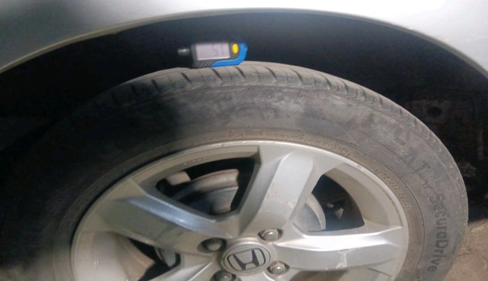 2011 Honda City 1.5L I-VTEC V MT, Petrol, Manual, 1,13,922 km, tyre