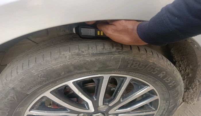 2017 Maruti Dzire VDI, Diesel, Manual, 96,409 km, tyre