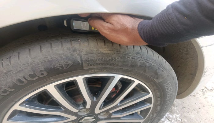 2017 Maruti Dzire VDI, Diesel, Manual, 96,409 km, tyre